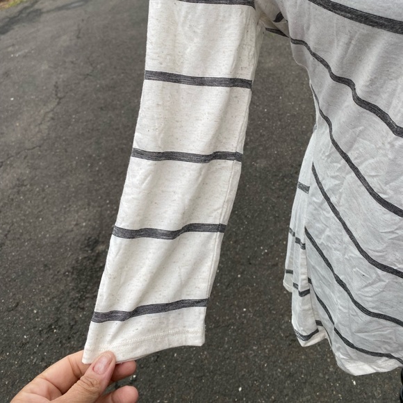 Intricate top by WHBM - Picture 4 of 7